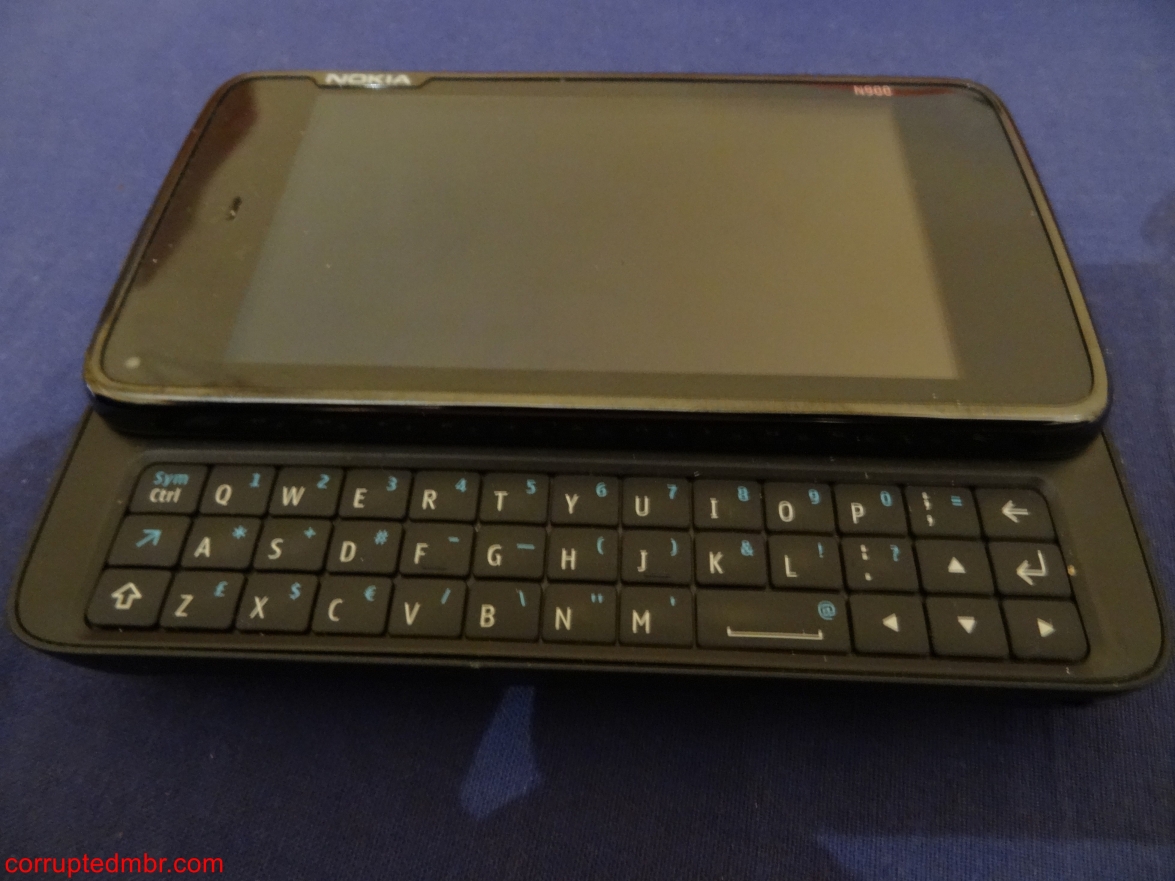 /posts/smartphones-are-getting-dumber-every-year/images/NokiaN900.jpg